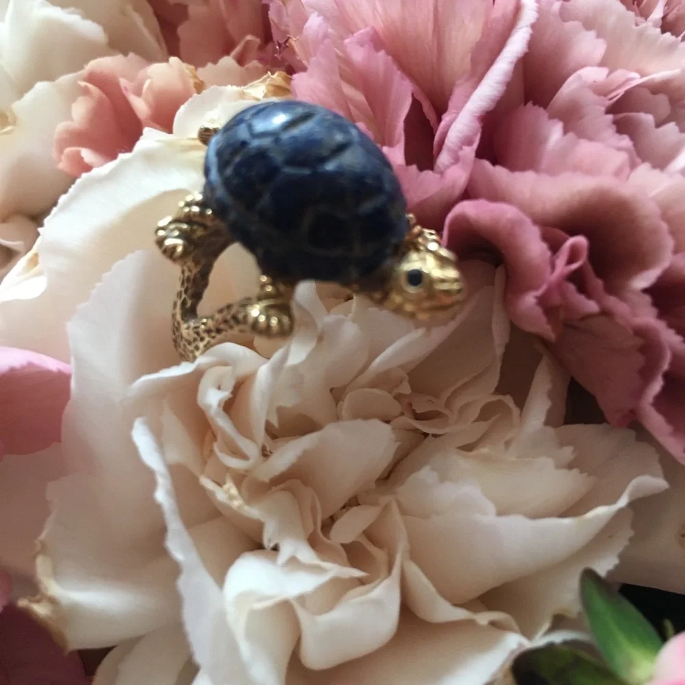 Vintage 14k Gold Turtle Ring with Blue Stone Shell